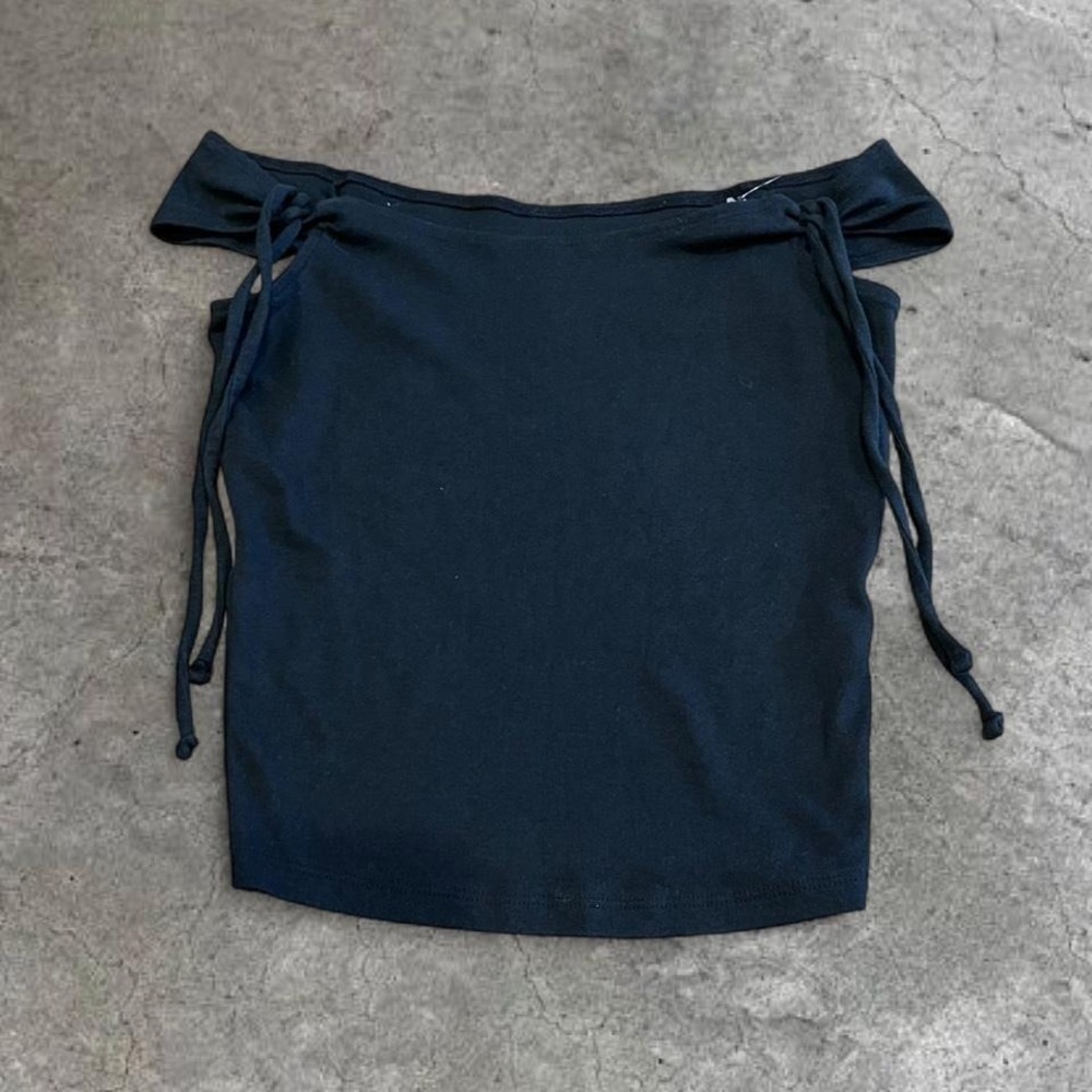 ⭐hollister black off shoulder tie‎ top xs